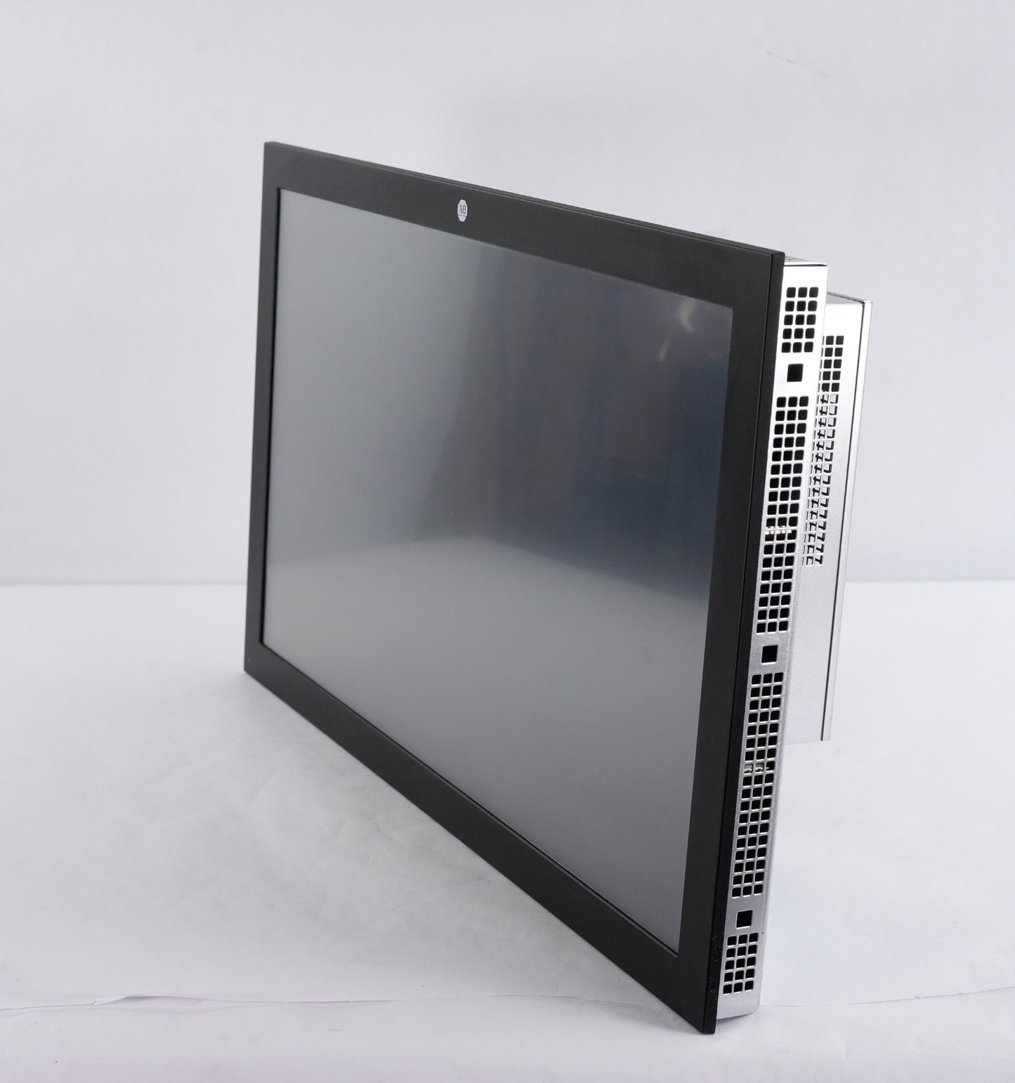 Allen Bradley 6300P-215AAPSFDNB-7DDBW19NNNDNN-NN1S /A VersaView 6300P Fanless PC