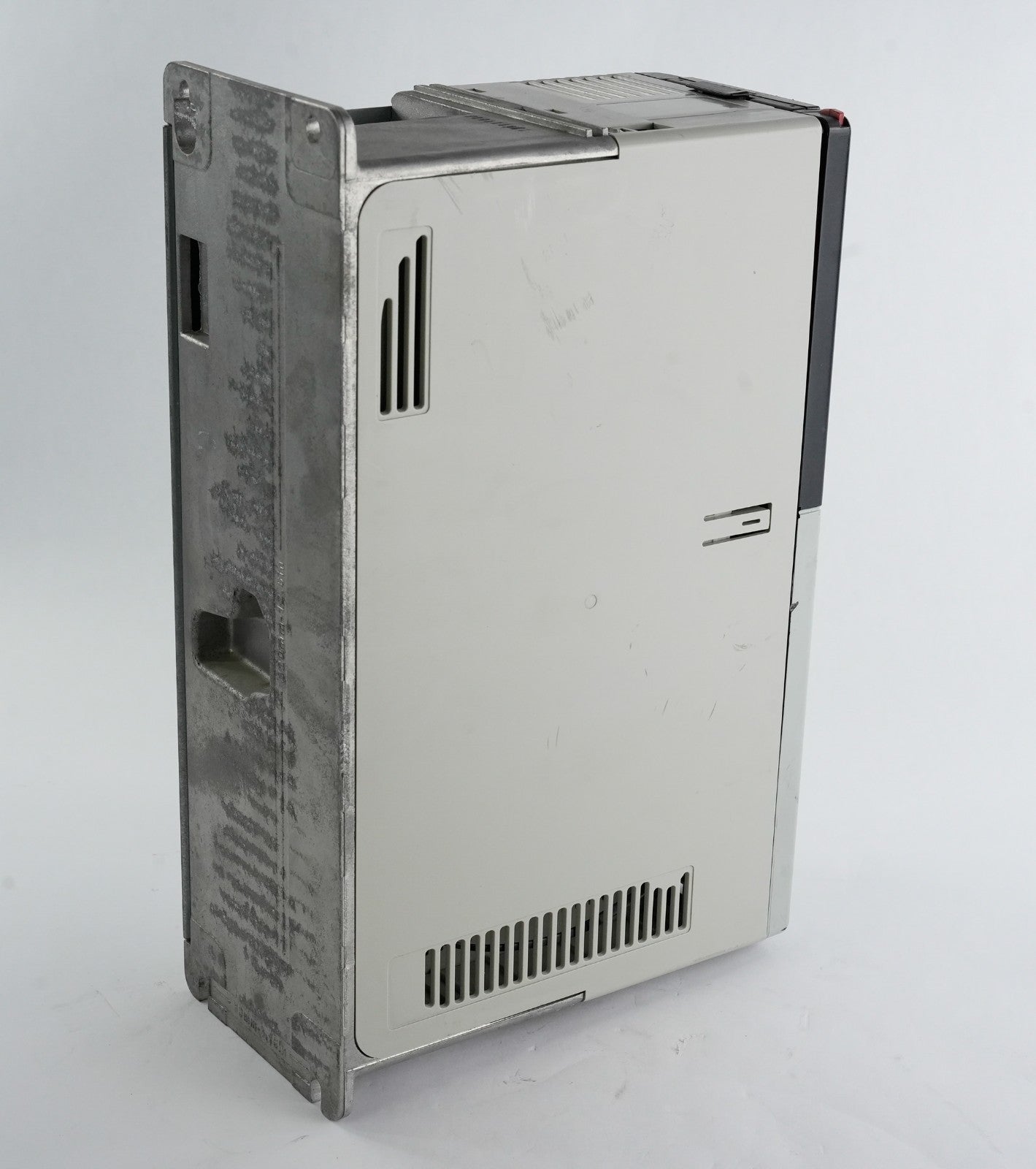 Allen Bradley 20BD8P0A0AYNANC0 /B PowerFlex 700 480V 5hp AC Drive