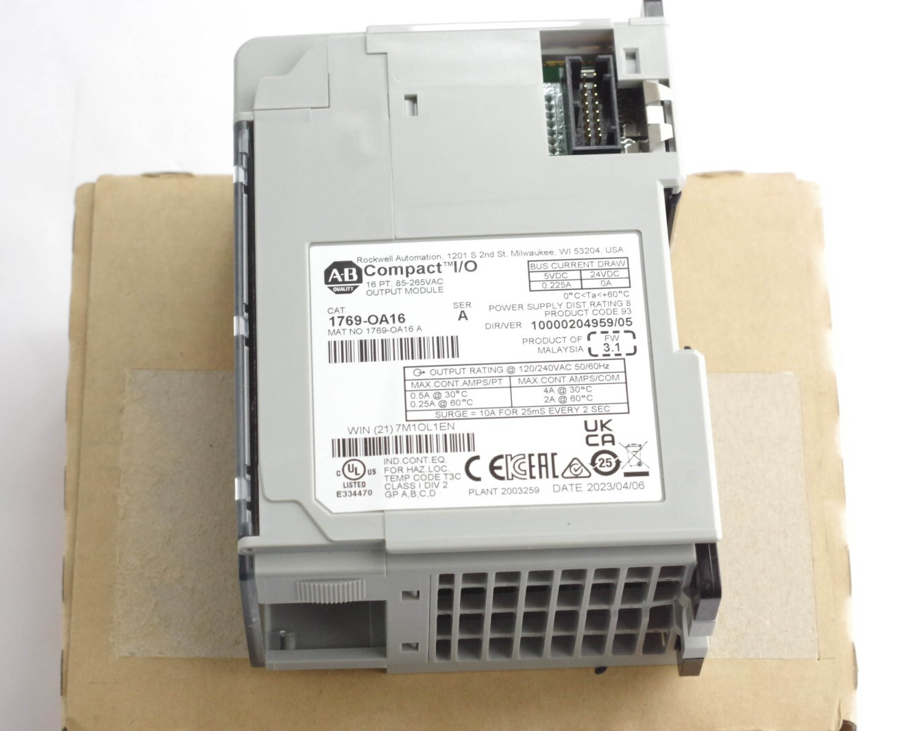 Alen Bradley 1769-OA16 /A Compact 16 Point Output Module - Open Box