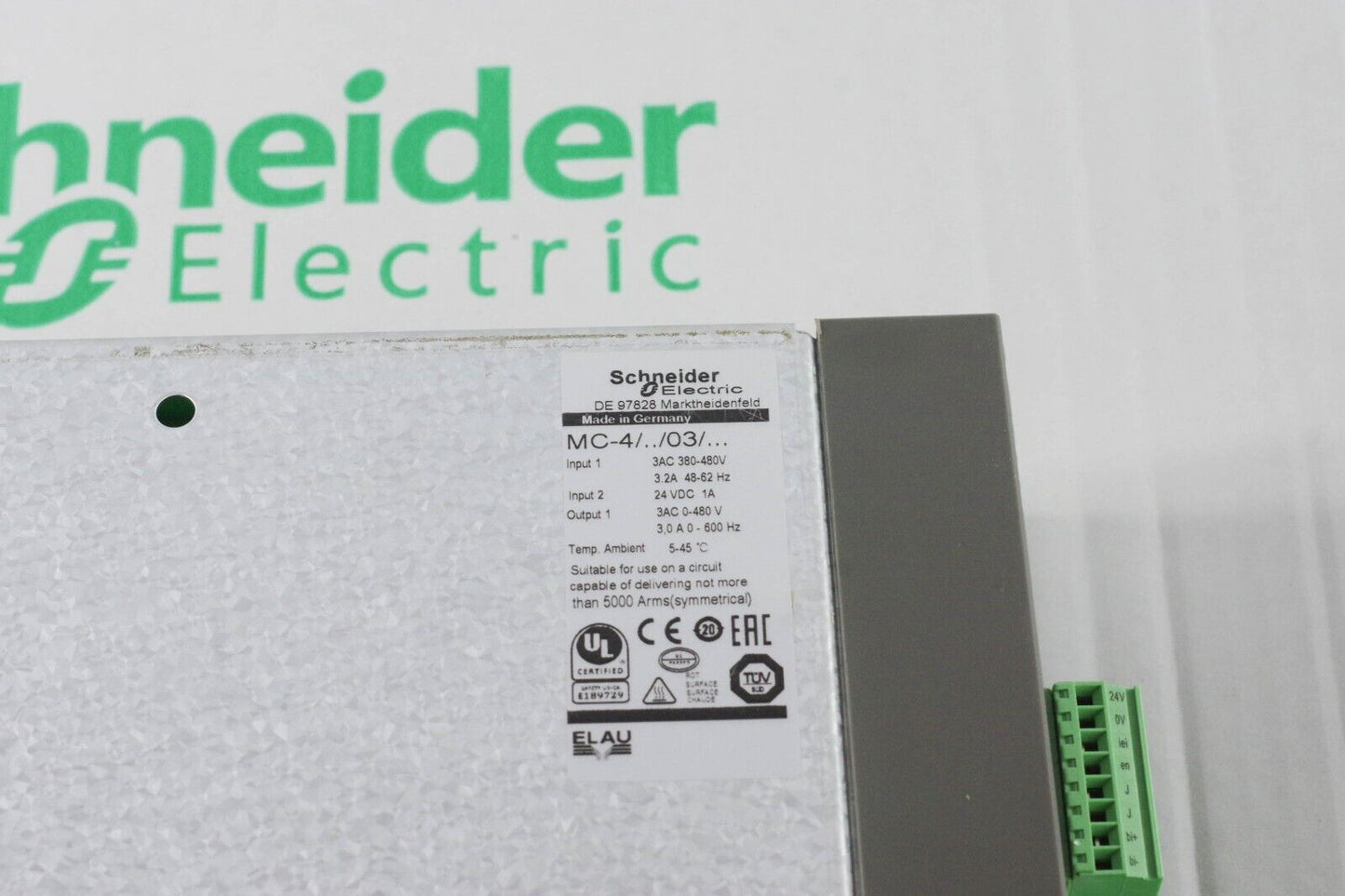 2020 SCHNEIDER ELECTRIC MC-4/11/03/400 SERVO DRIVE VDM01U30AA00 - Open Box