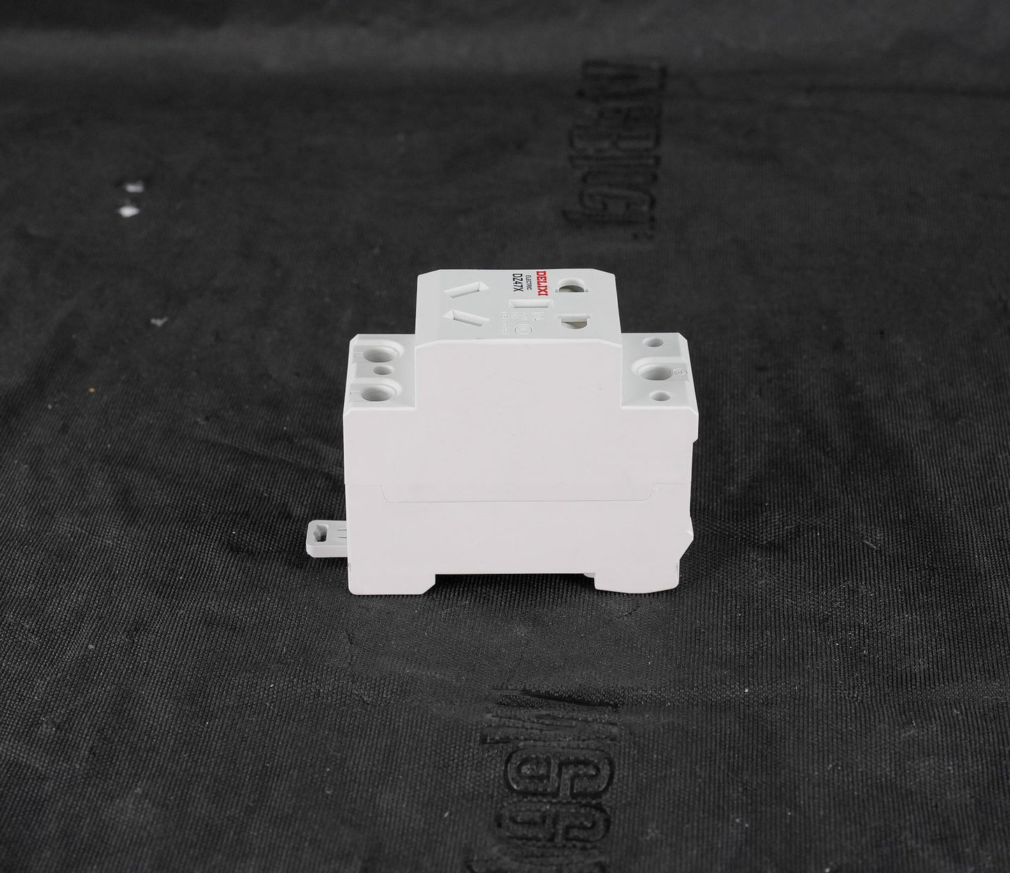 Delixi Electric DZ47X Guide Socket 10A/16A 250V 50Hz