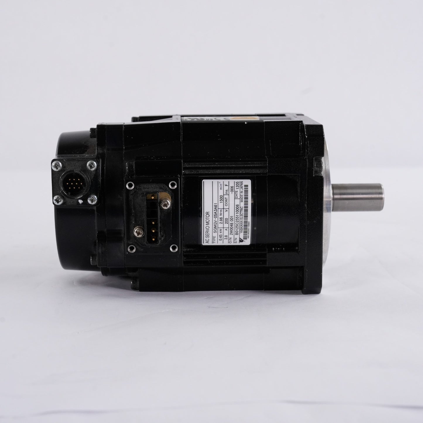 Yaskawa SGMGV-05A3A61 0.45kW 2.86Nm 3.8A 200V Servo Motor SGMGV05A3A61