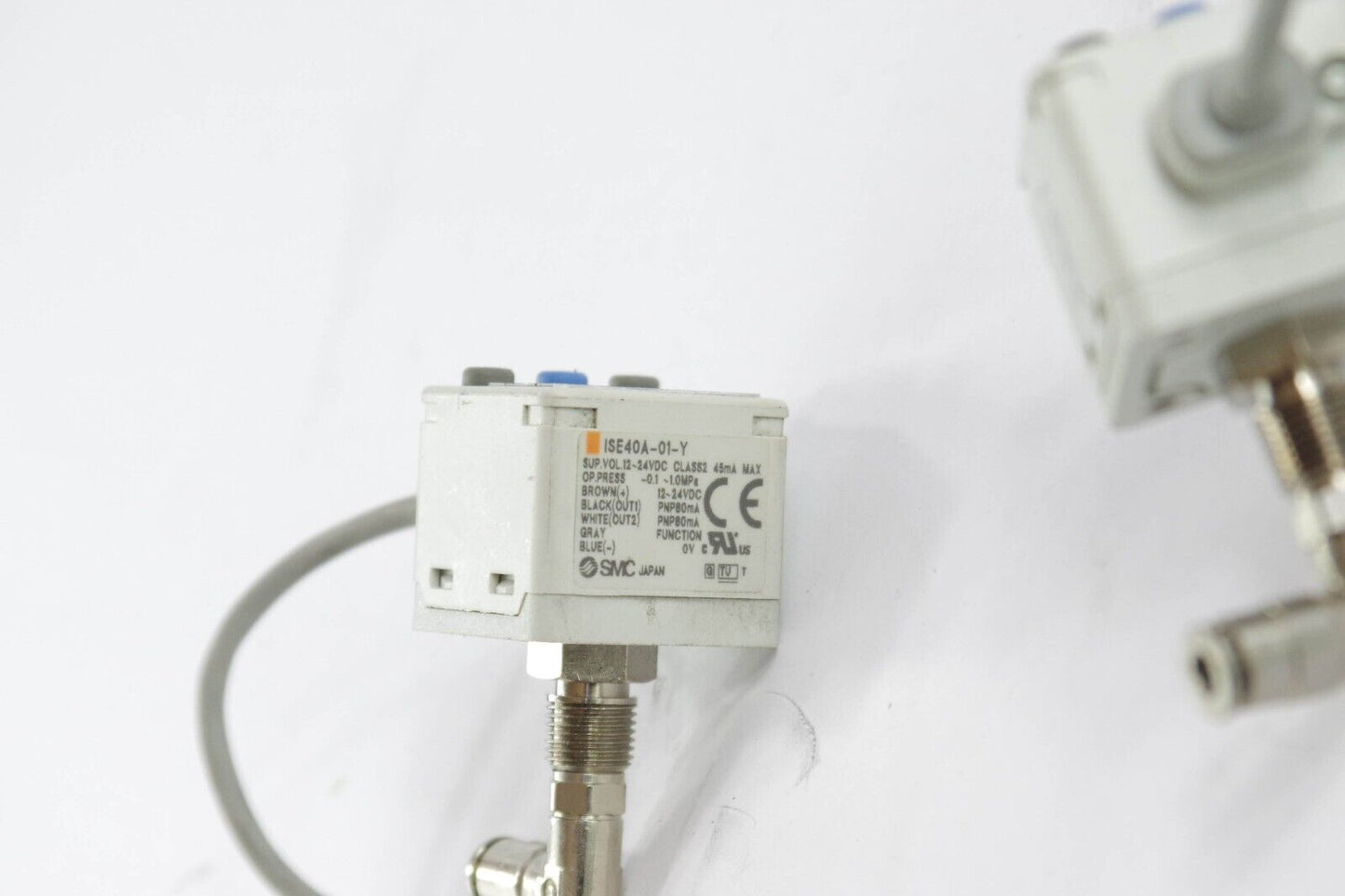 SMC ISE40A-01-Y / ISE40A01Y Pneumatic Digital Pressure Switch Class2 12-24VDC