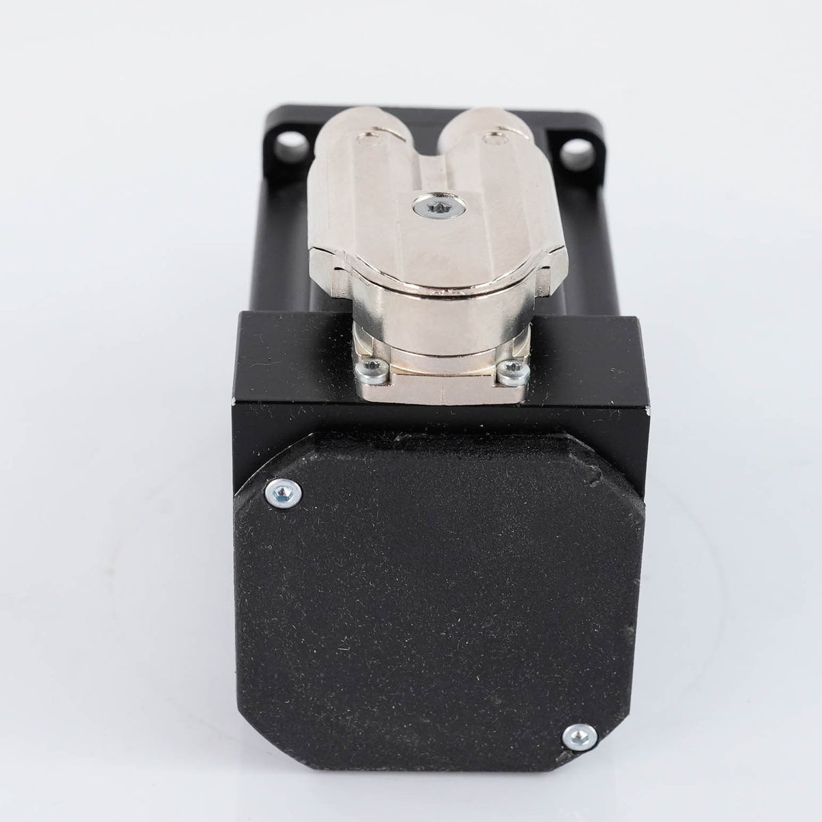 B&R 8LVA23.B1030D000-0 AC Synchronous Servo Motor 300V 3000RPM 8LVA23B1030D0000
