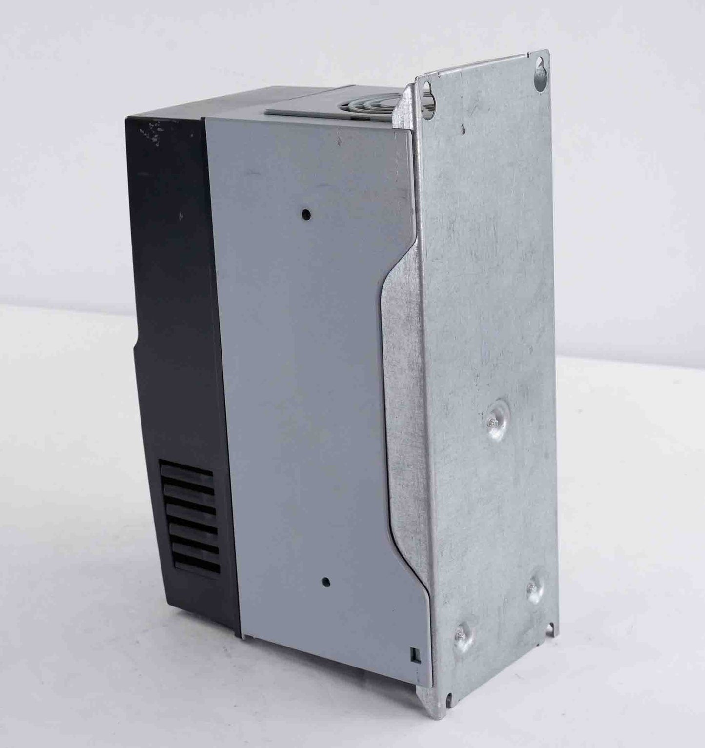 Johnson Controls VS8D0210B-00000 Variable Speed Drive 240VAC NEMA Type 1