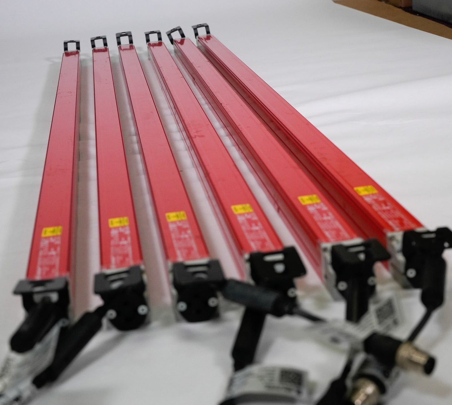 1x Allen Bradley 450L-E4FL1200YD GuardShield 450L-E Safety Light Curtain 1200mm