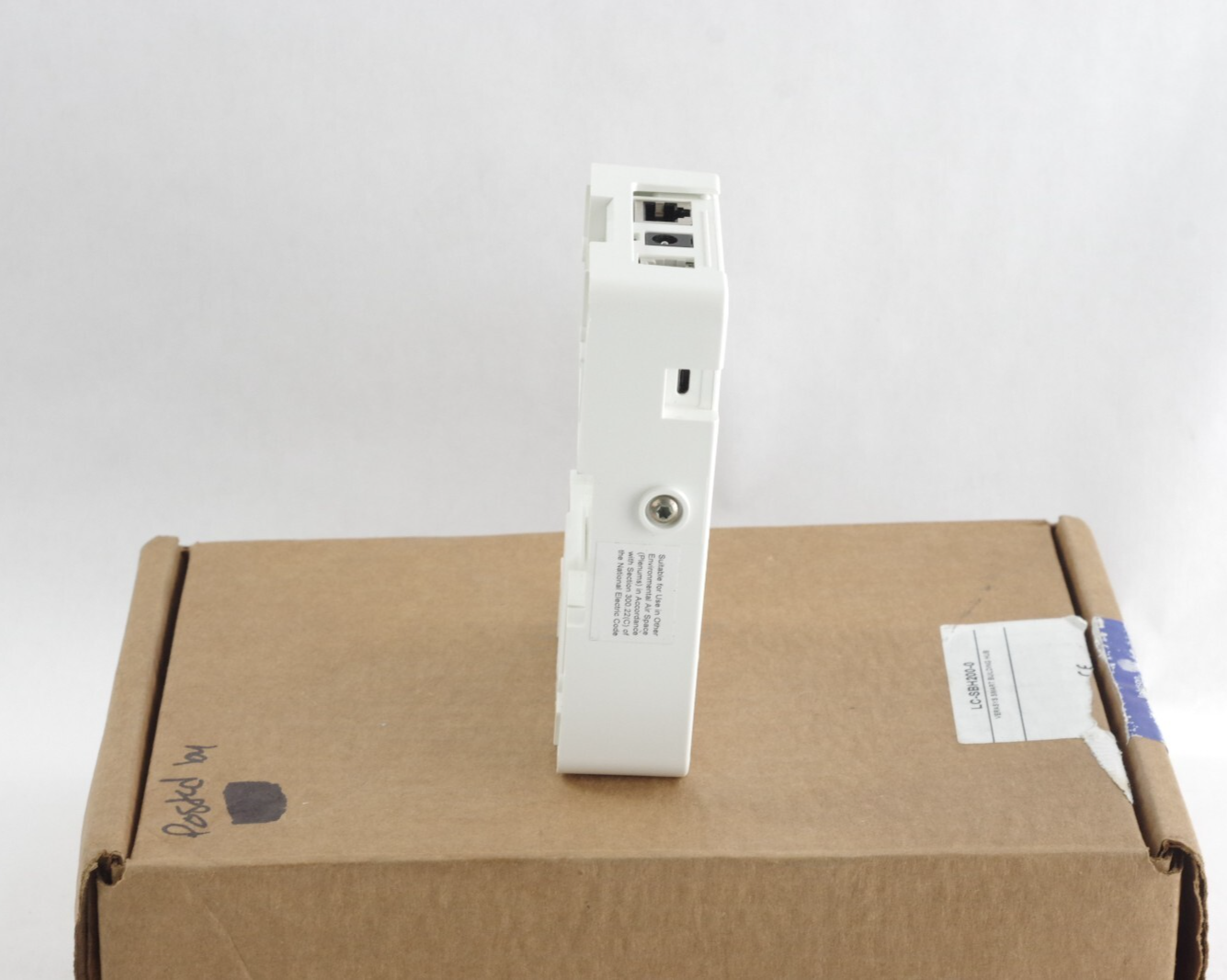 Johnson Controls LC-SBH100-0 Verasys Smart Building Hub - Open Box