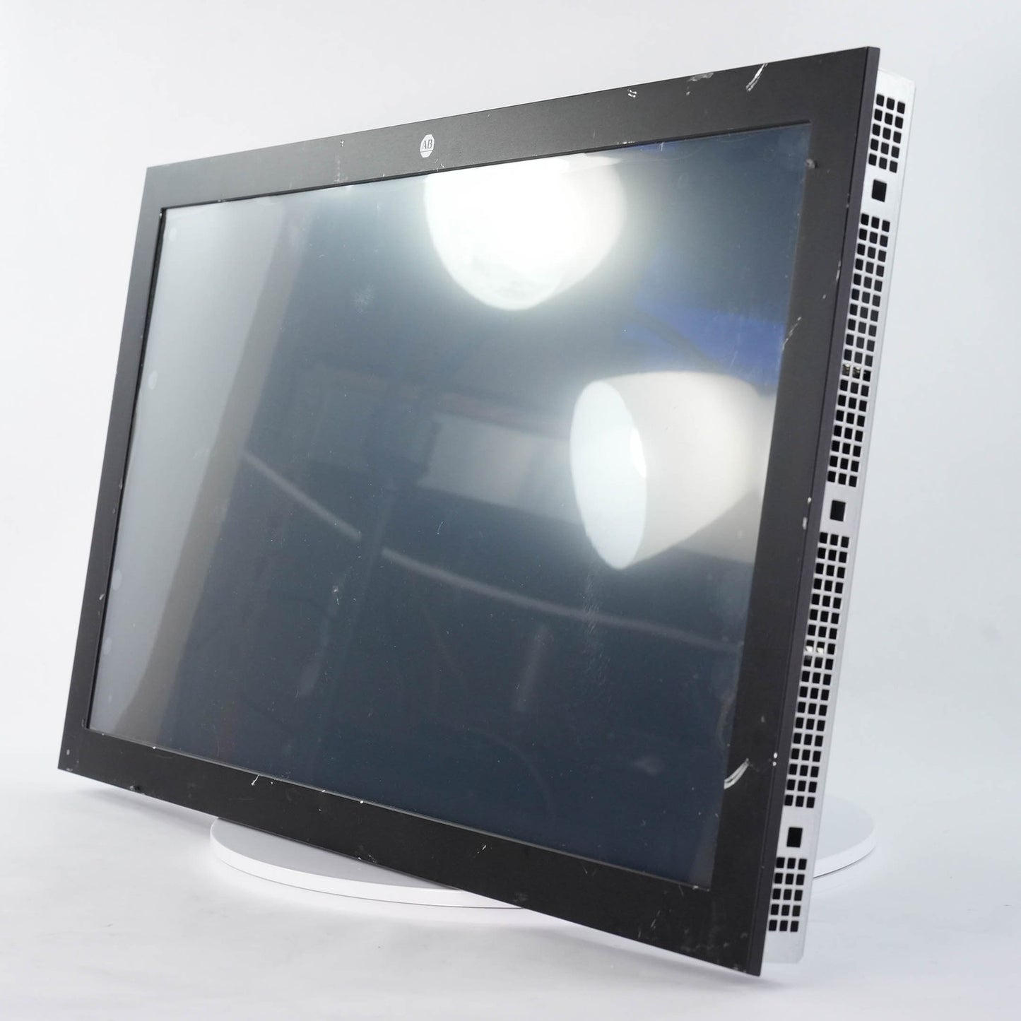Allen Bradley 6300P-215EAPSFDNA-CBNANNNNNNNNNN-NN1S VersaView 6300P 21.5in PC