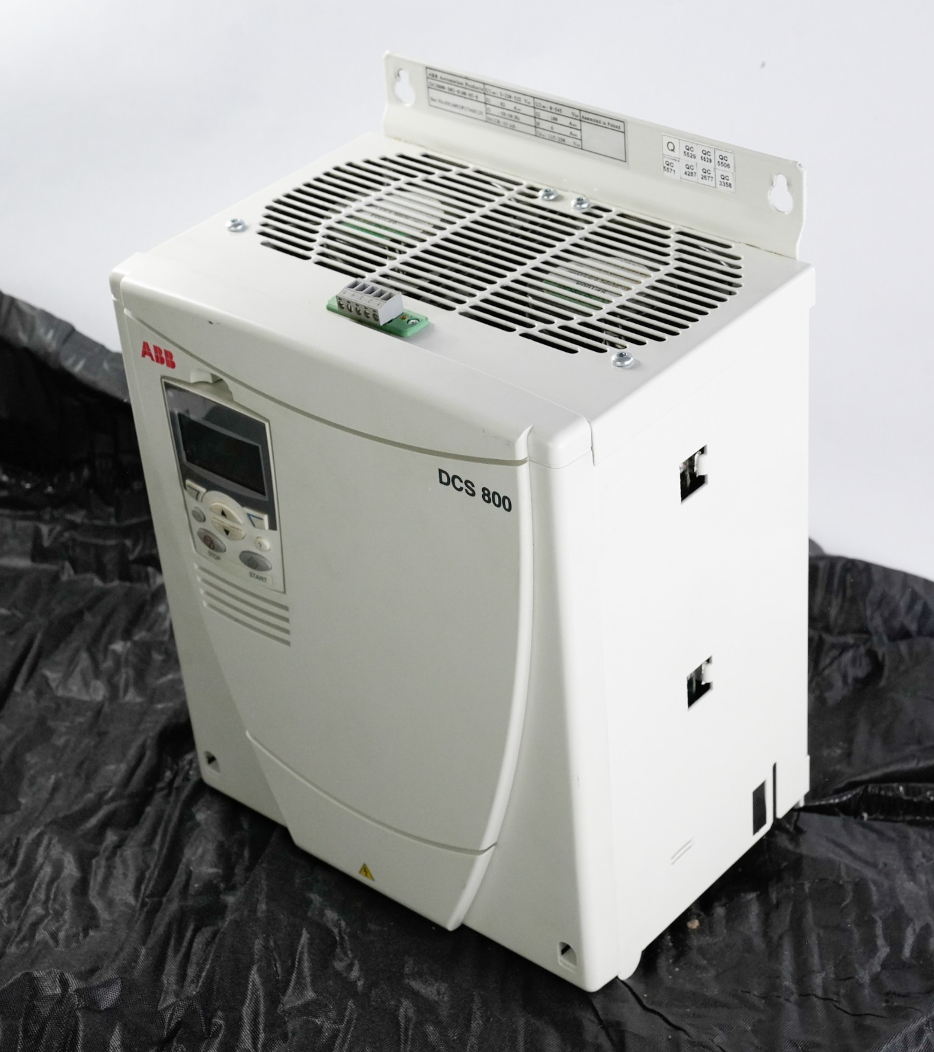 ABB DCS800-S02-0100-05-0 DC Drive / DCS800S020100050 SDCS-CON-4 20-40hp 240 480V