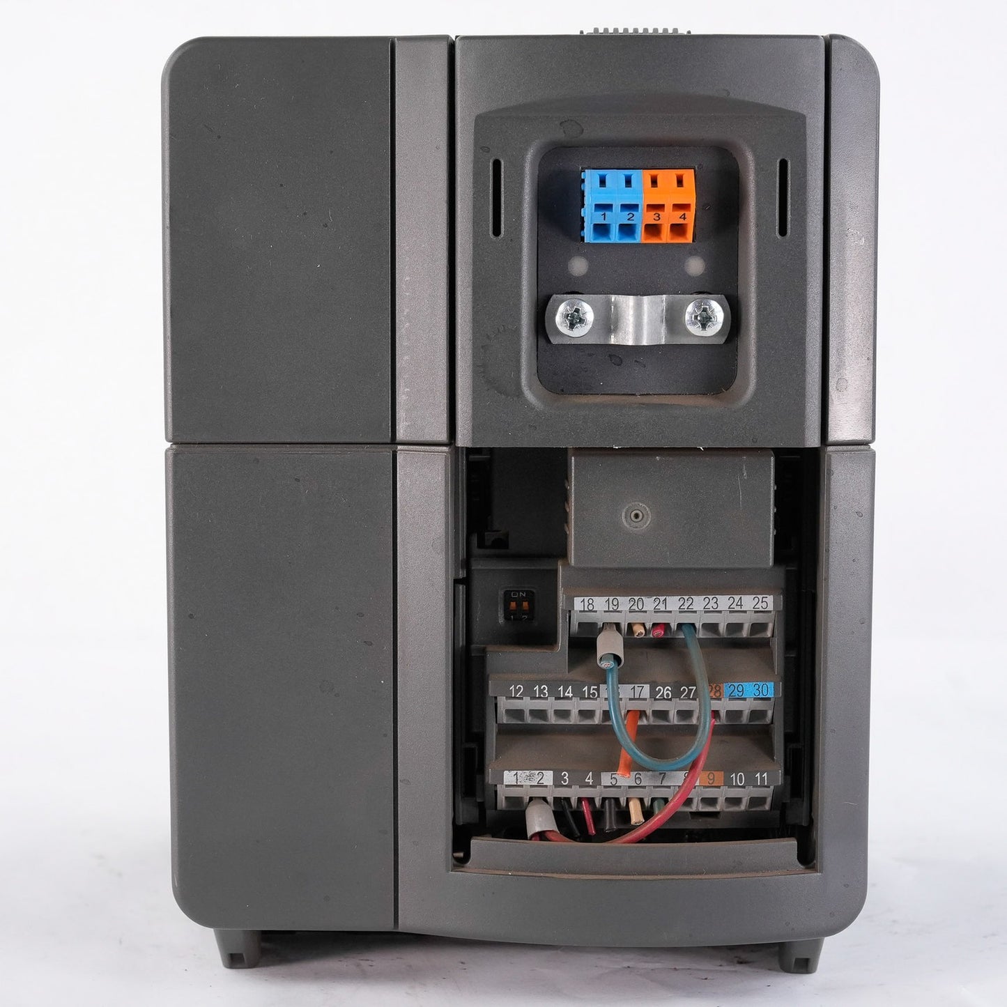 Siemens 6SE6440-2UD24-0BA1 Micromaster 440 Inverter Drive 6SE64402UD240BA1
