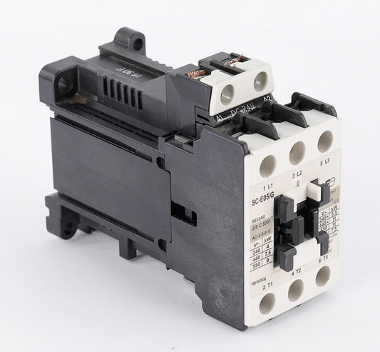 Fuji SC-E05/G Magnetic Contactor SE22AG 5kA 600V 32A SCE05G