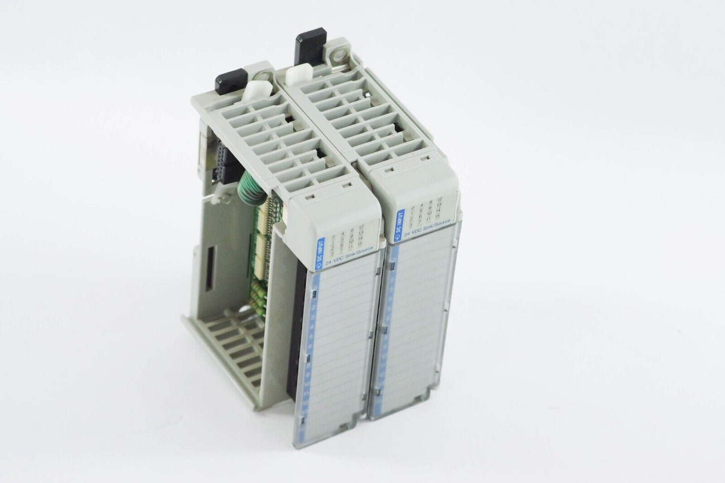 ALLEN BRADLEY 1769-IQ16 / 1769IQ16 Ser A Compact I/O 16 Pt. Input Module