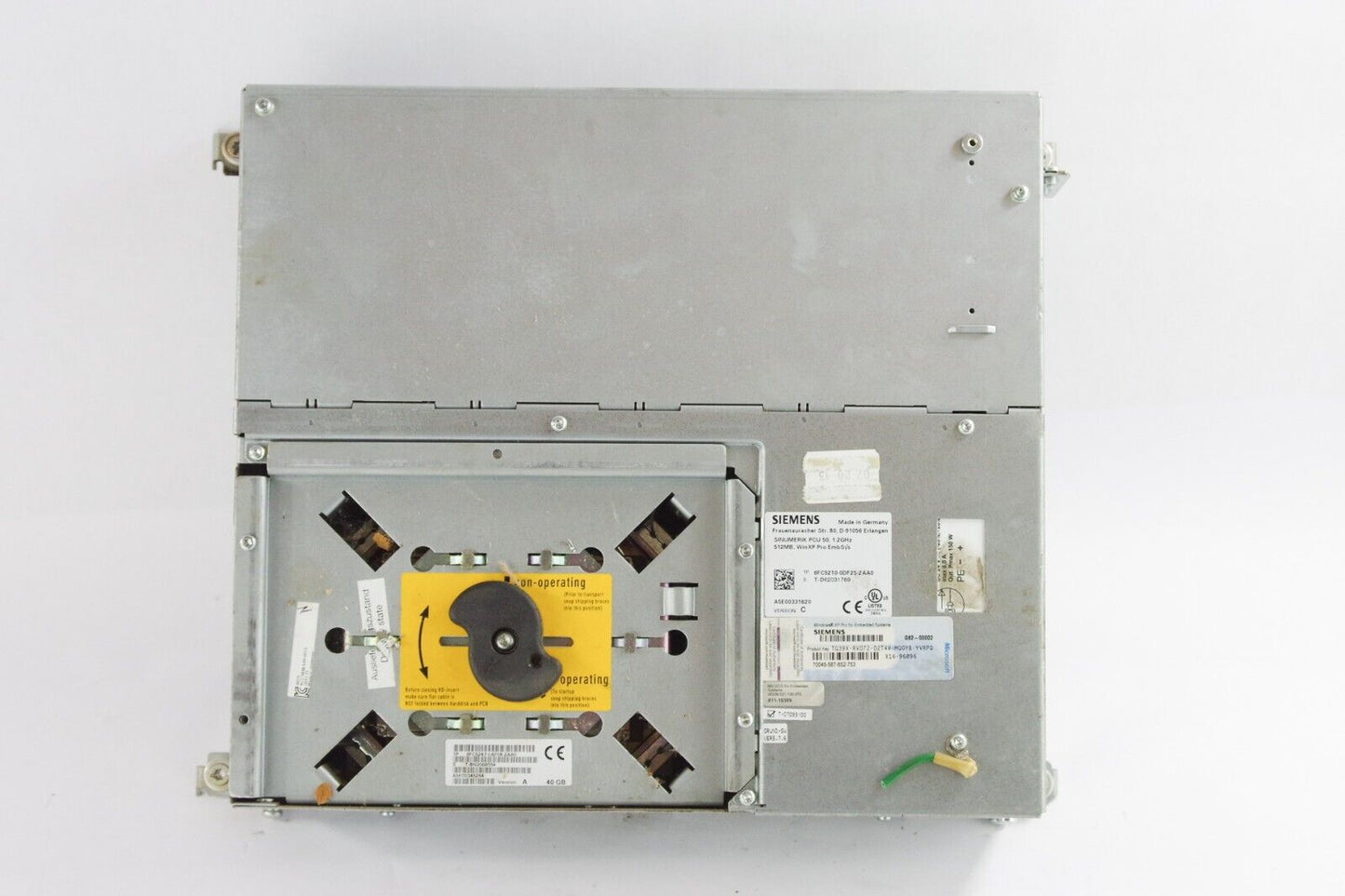 SIEMENS 6FC5210-0DF25-2AA0 SINUMERIK PCU 50, 1.2GHz + 6FC5247-0AF08-2AA0 HD