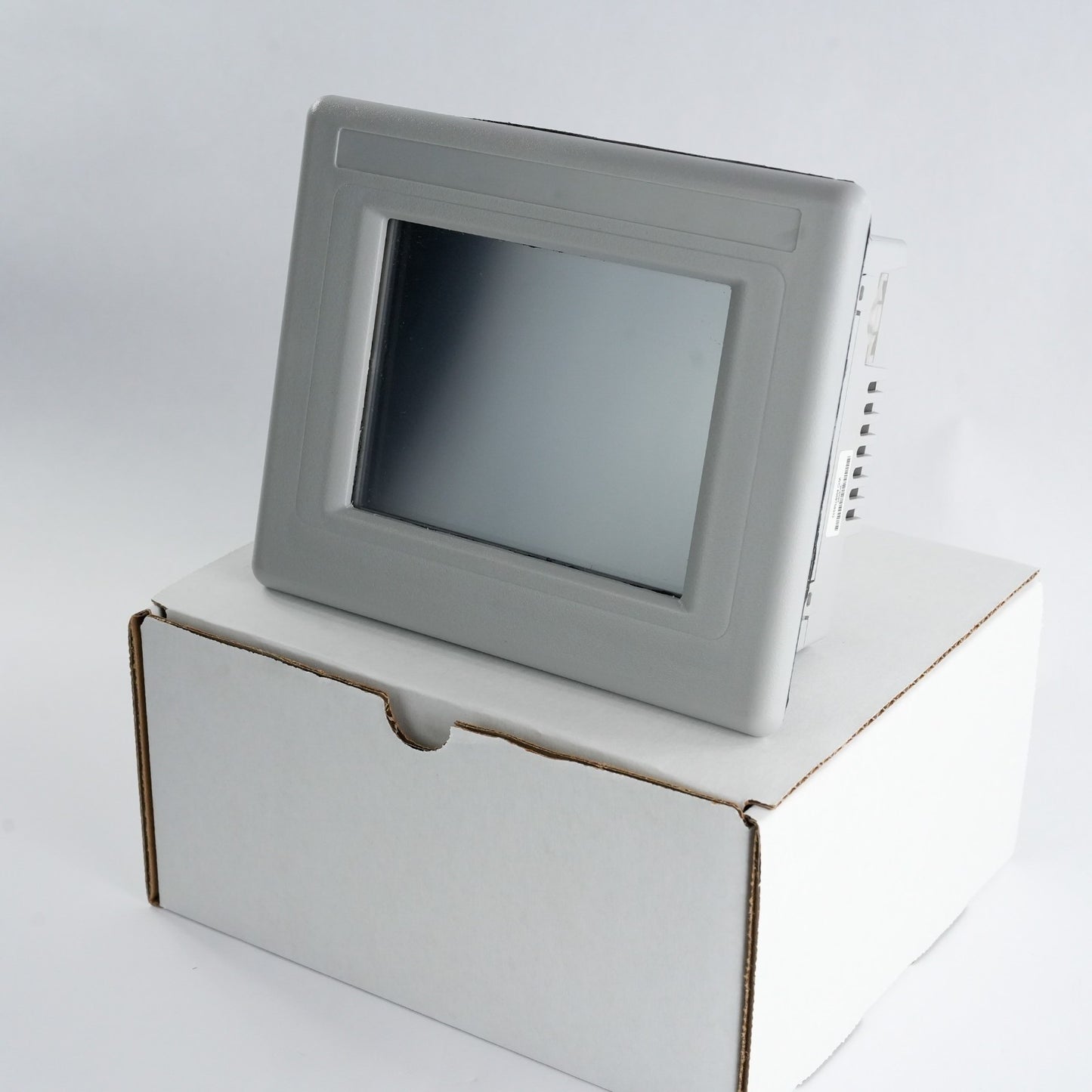 Allen Bradley 2711P-T6C20D8 /A Panelview Plus 600 Operator Interface Terminal