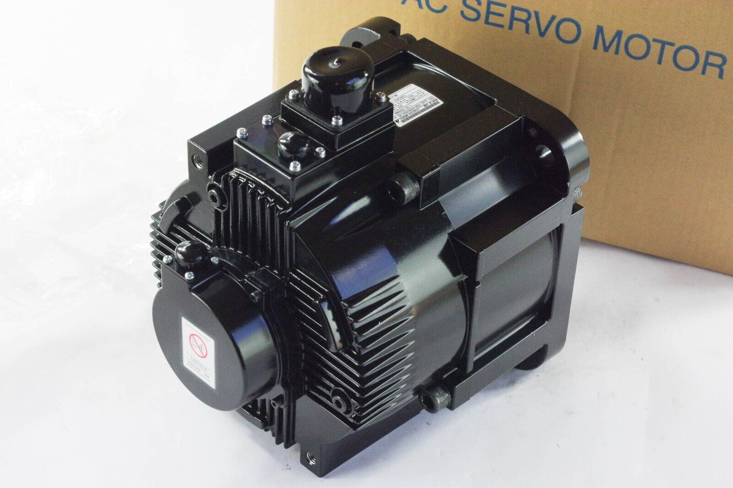 2016 Yaskawa SGMGV-30A3A6C Servo Motor 6W0002-32 - Open Box