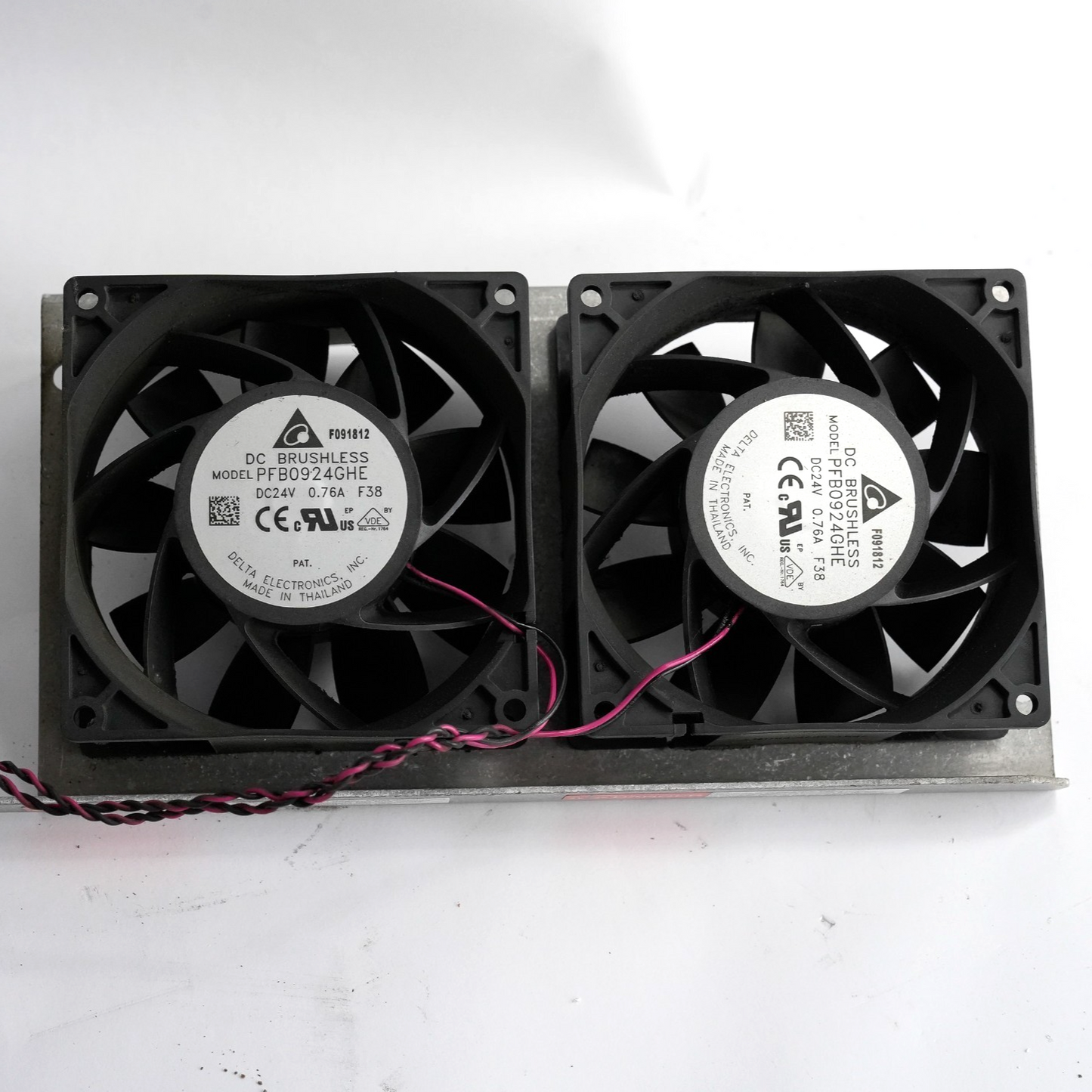 Delta PFB0924GHE Brushless DC24V 0.76A 4-Pin Inverter Cooling Fan Kit