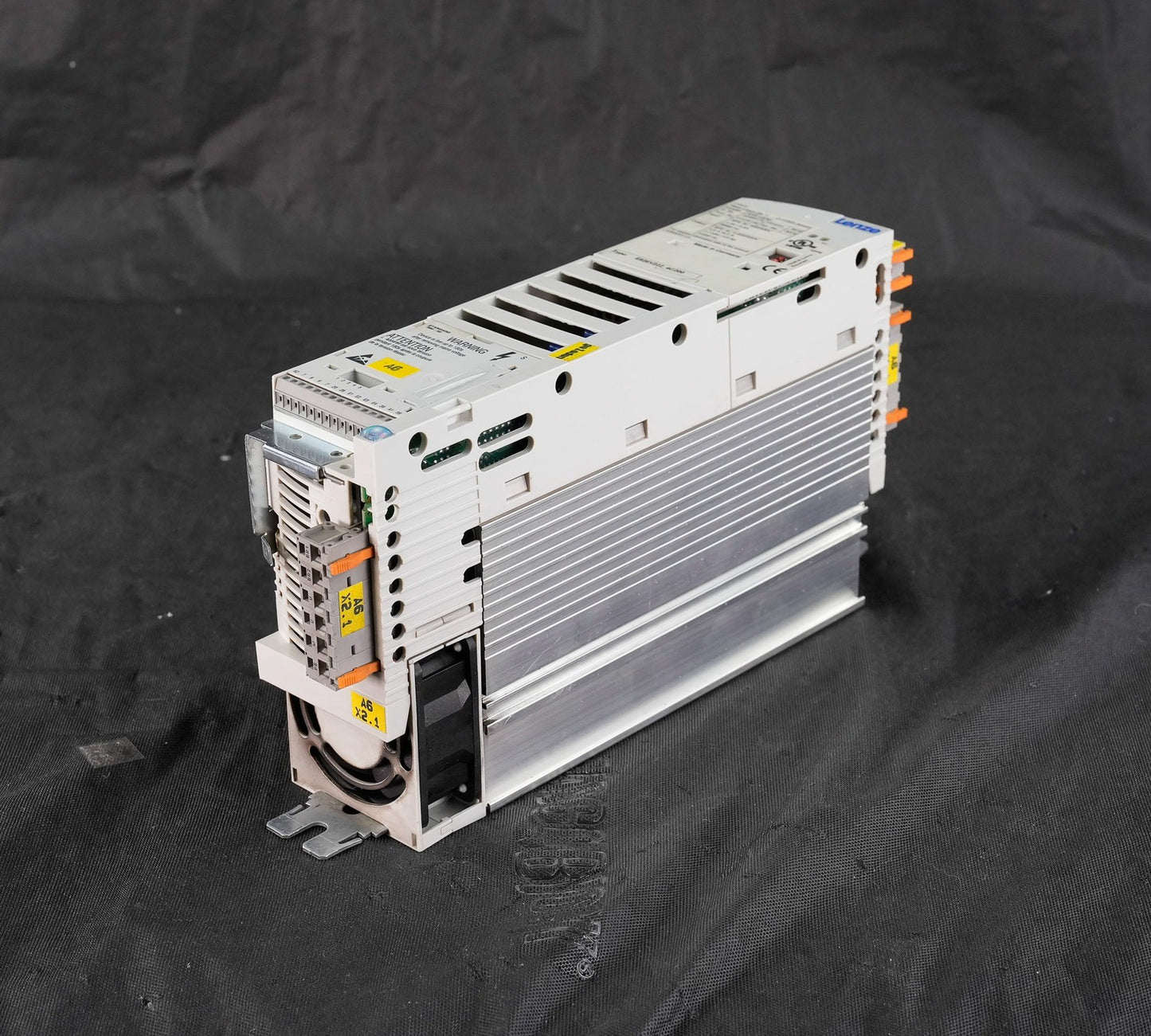 Lenze E82EV222_4C200 8200 Vector AC Drive 400/500V E82EV2224C200 Inverter