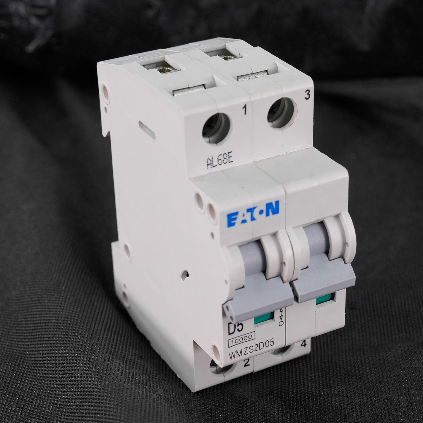 EATON WMZS2D05 2-Pole Miniature Circuit Breaker 5A 480Y/277VAC