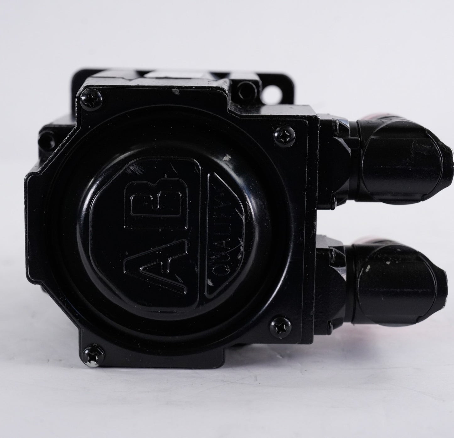 Allen Bradley MPL-B310P-MK72AA /A Brushless Kinetix Inverter Duty AC Motor
