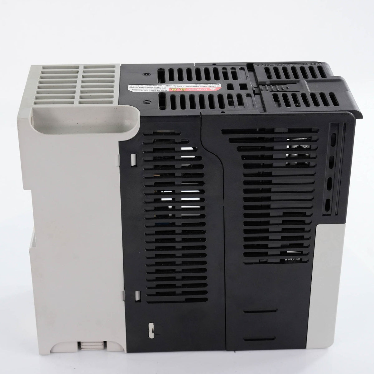 Allen Bradley 25A-D4P0N104 PowerFlex 523 AC Drive 480V 3PH 2HP 4A 25AD4P0N104