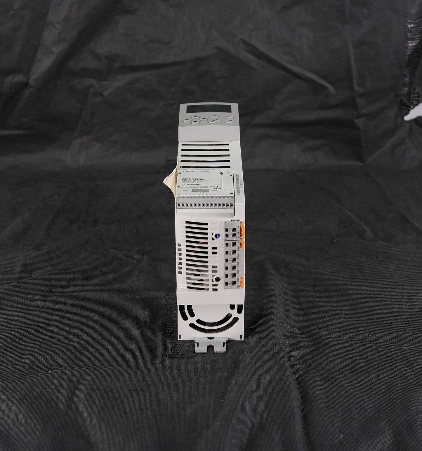 Lenze E82EV222_2B 8200 Vector Frequency Inverter Drive E82EV2222B