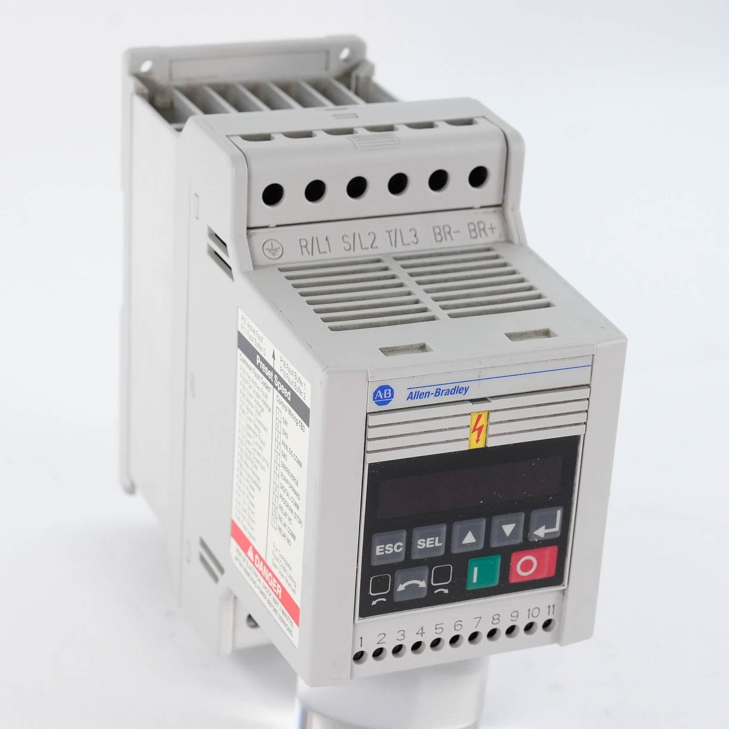 Allen Bradley 160-AA02NPS1P1 Ser C Bulletin 160 AC Drive 200-240V 0.37kW 0.5HP