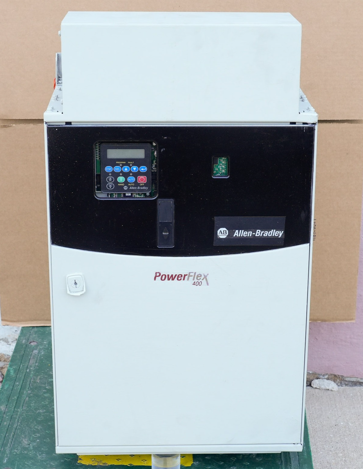 Allen Bradley 22C-D170A103 /A PowerFlex 400 AC Drive 480V 125HP 3-Phase 90kW