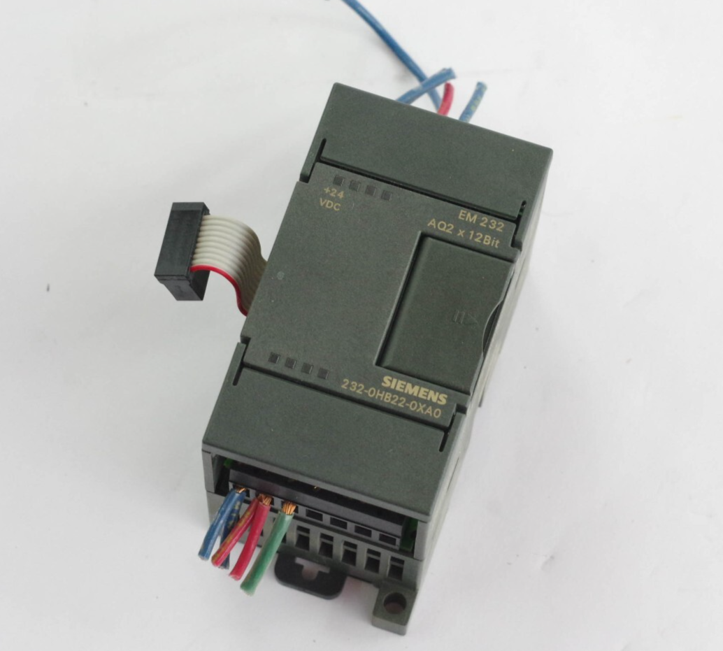 Simens 6ES7 232-0HB22-0XA0 24VDC Analog Output Module / 6ES7232-0HB22-0XA0