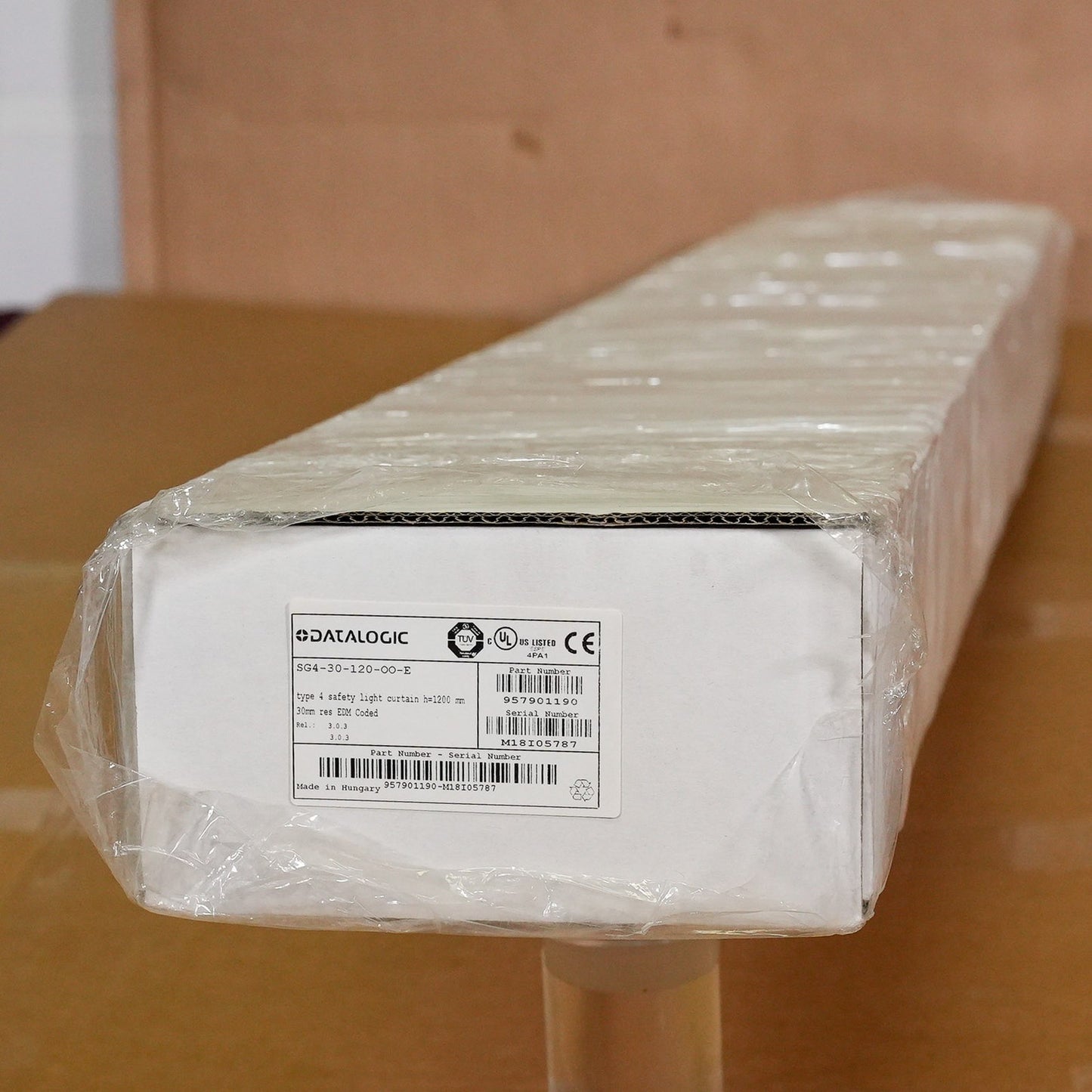 Datalogic SG4-30-120-OO-E Safety Light Curtain sender/receiver  SG4-30-120-00-E