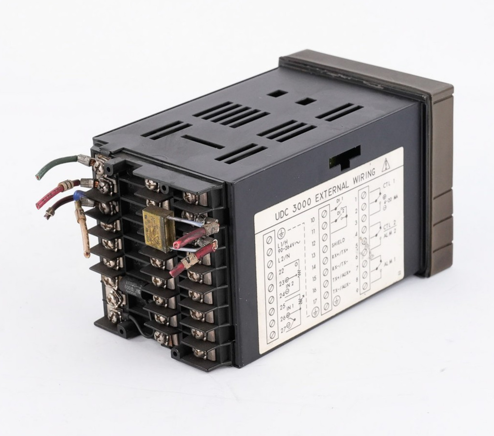 Honeywell UDC3000 Versa-Pro DC300E-0-000-10-0000-0 Temperature Controller