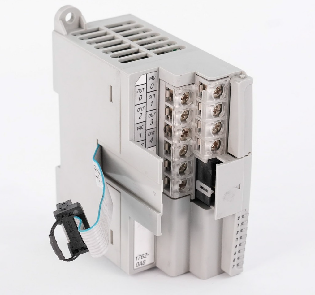 Allen Bradley 1762-OA8 /A Rev B MicroLogix 8 Point Output Module 1762OA8
