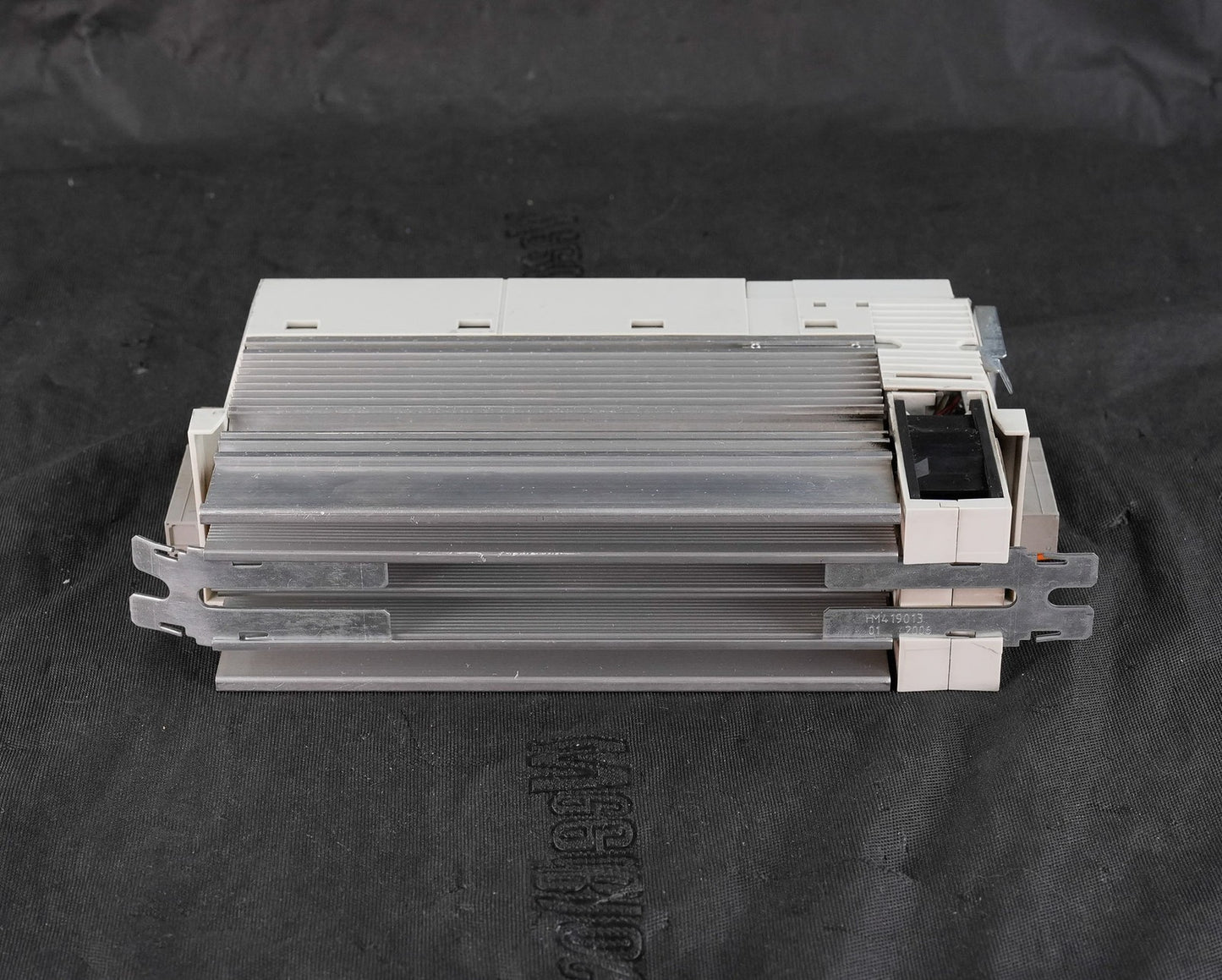 Lenze E82EV222_4C200 8200 Vector AC Drive 400/500V E82EV2224C200 Inverter