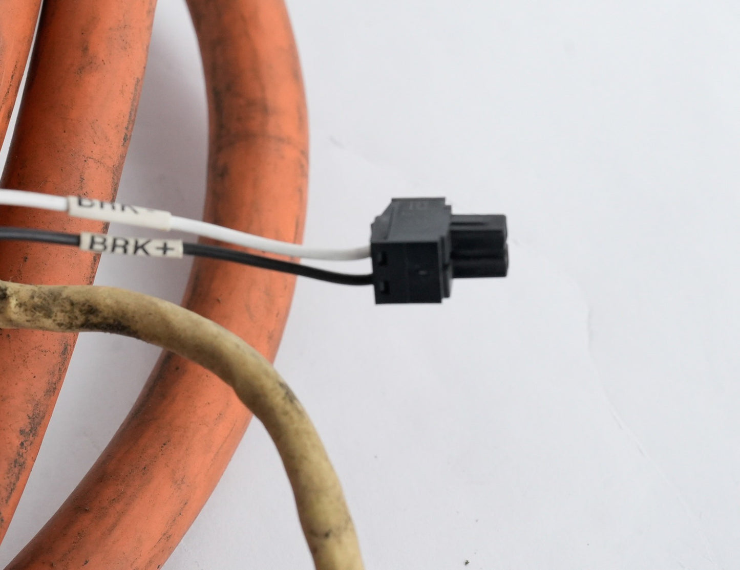 Allen Bradley 2090-CSBM1DF-18AA03 Series B Kinetix DSL Single Motor Cable