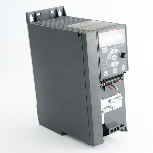 Danfoss 132F0030 VLT Micro Drive Frequency Converter 480V 3Ph 10HP