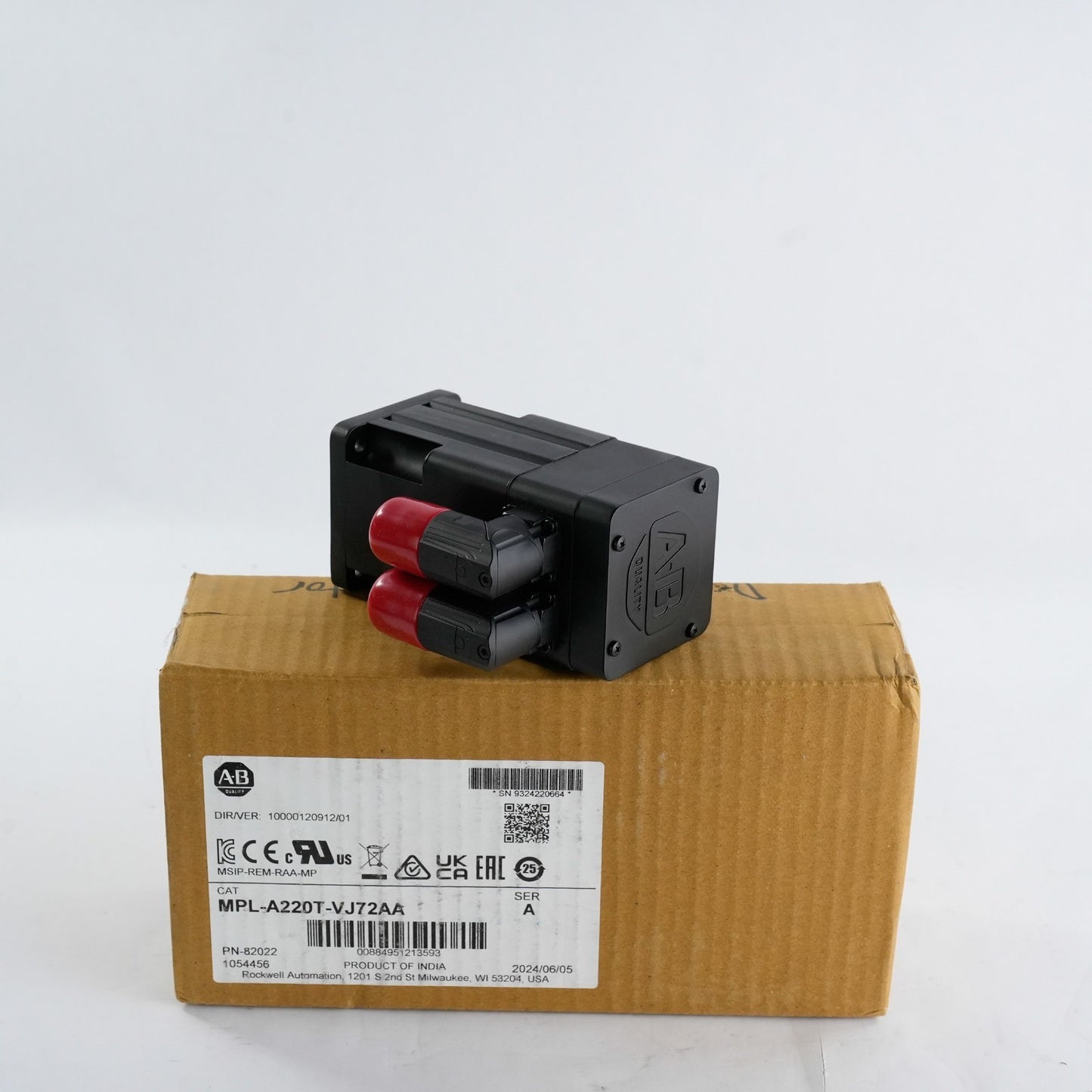 Allen Bradley MPL-A220T-VJ72AA /A AC Servo Motor 6000RPM - Open Box
