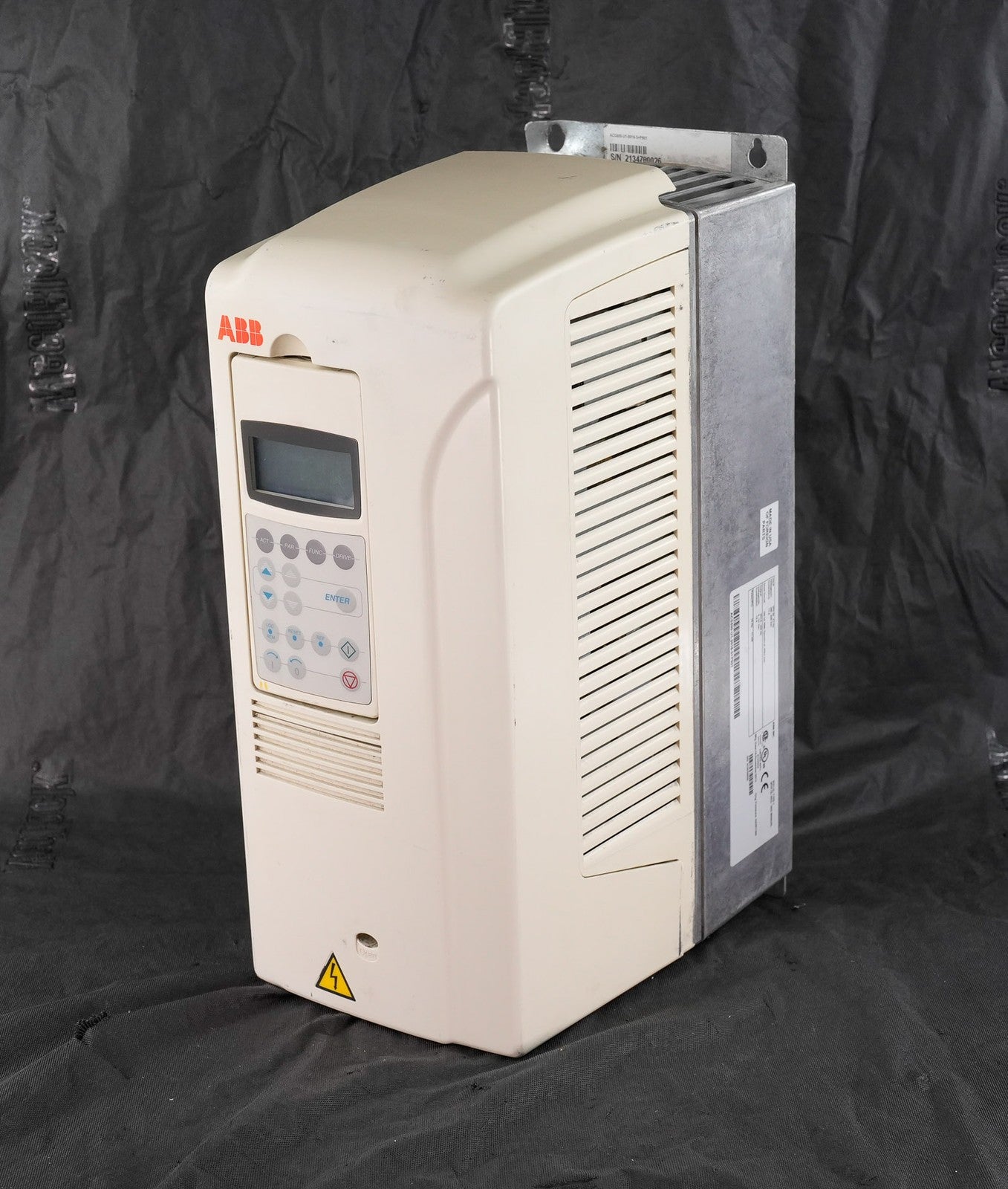 ABB ACS800-U1-0016-5+P901 Variable Frequency Drive 3-Phase ACS800U100165P901