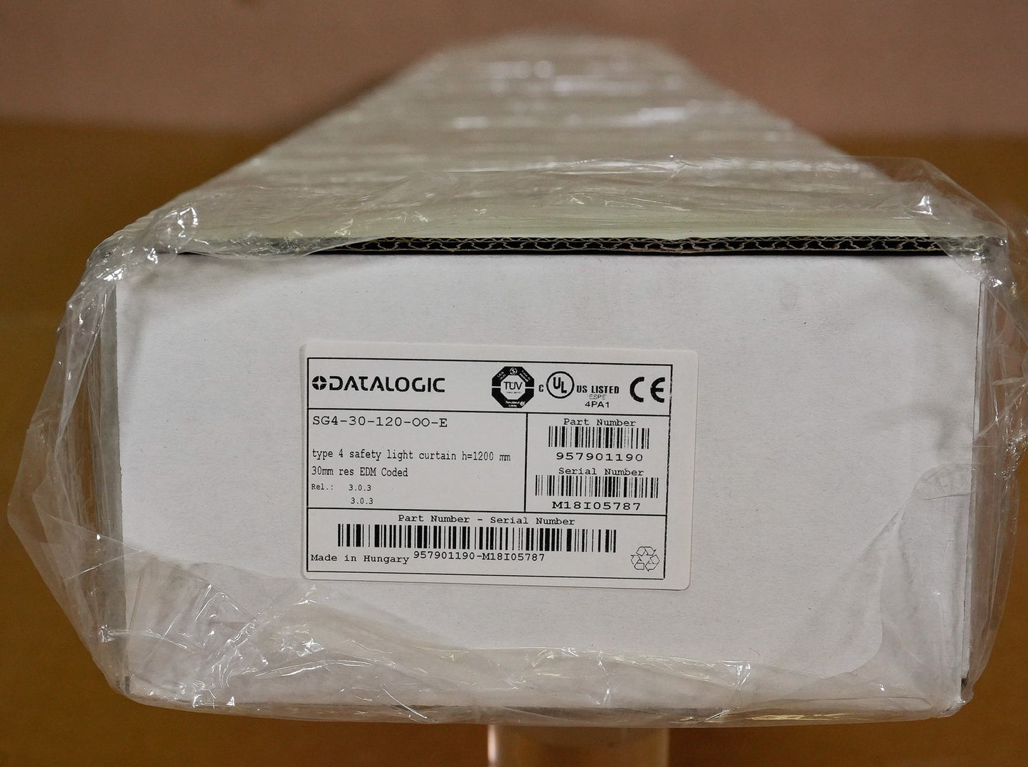 Datalogic SG4-30-120-OO-E Safety Light Curtain sender/receiver  SG4-30-120-00-E