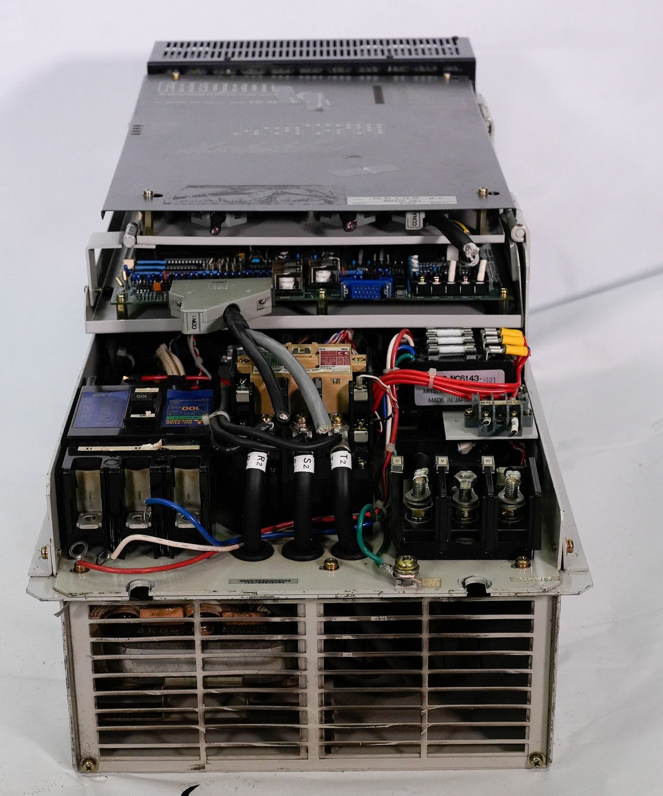Mitsubishi FR-SE-2-18.5K-M-C Drive FRSE2185KMC Freqrol Controller FR-SE-2-18.5K