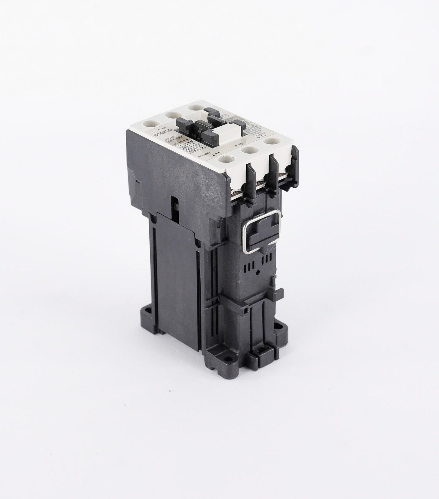 Fuji SC-E05/G Magnetic Contactor SE22AG 5kA 600V 32A SCE05G