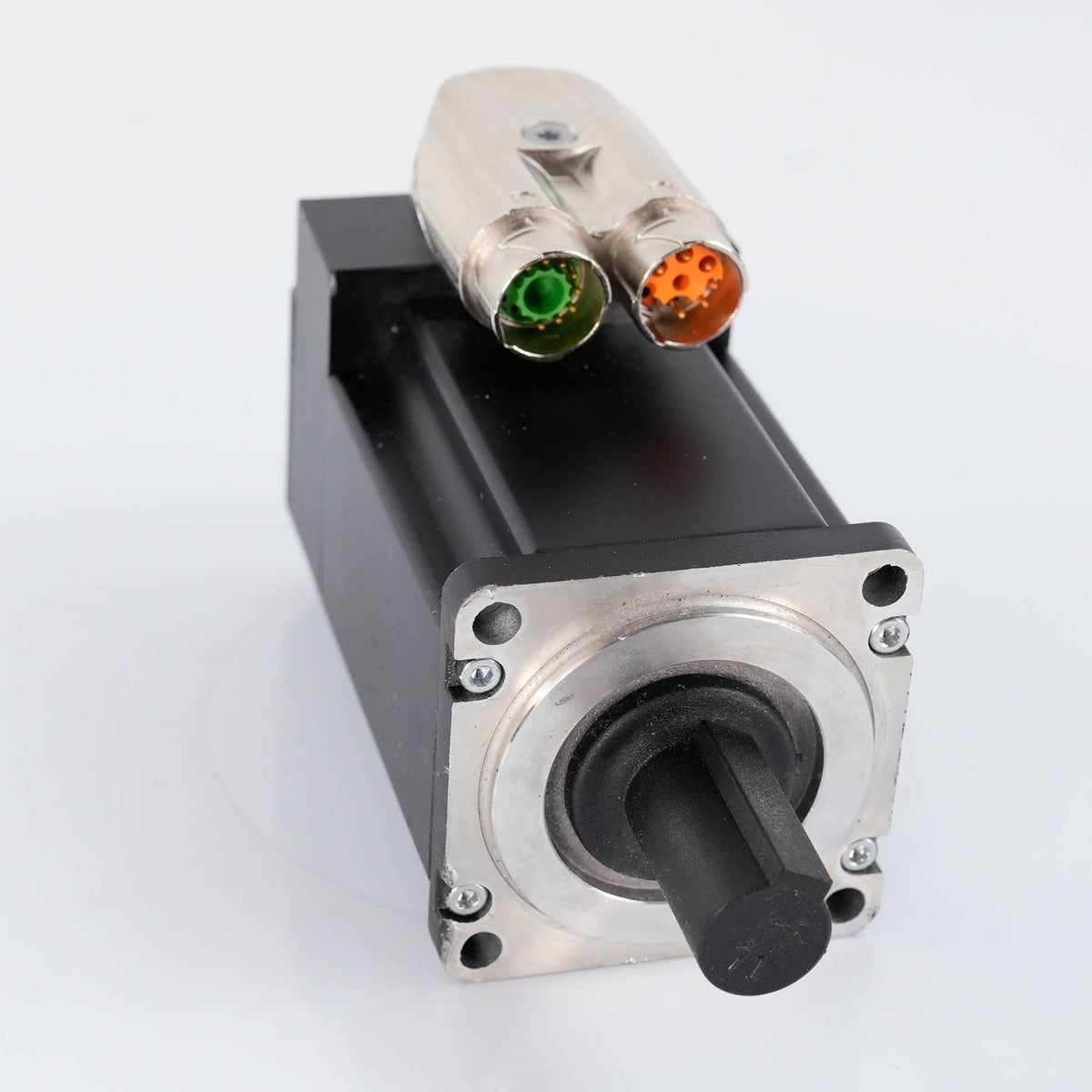 B&R 8LVA23.B1030D000-0 AC Synchronous Servo Motor 300V 3000RPM 8LVA23B1030D0000
