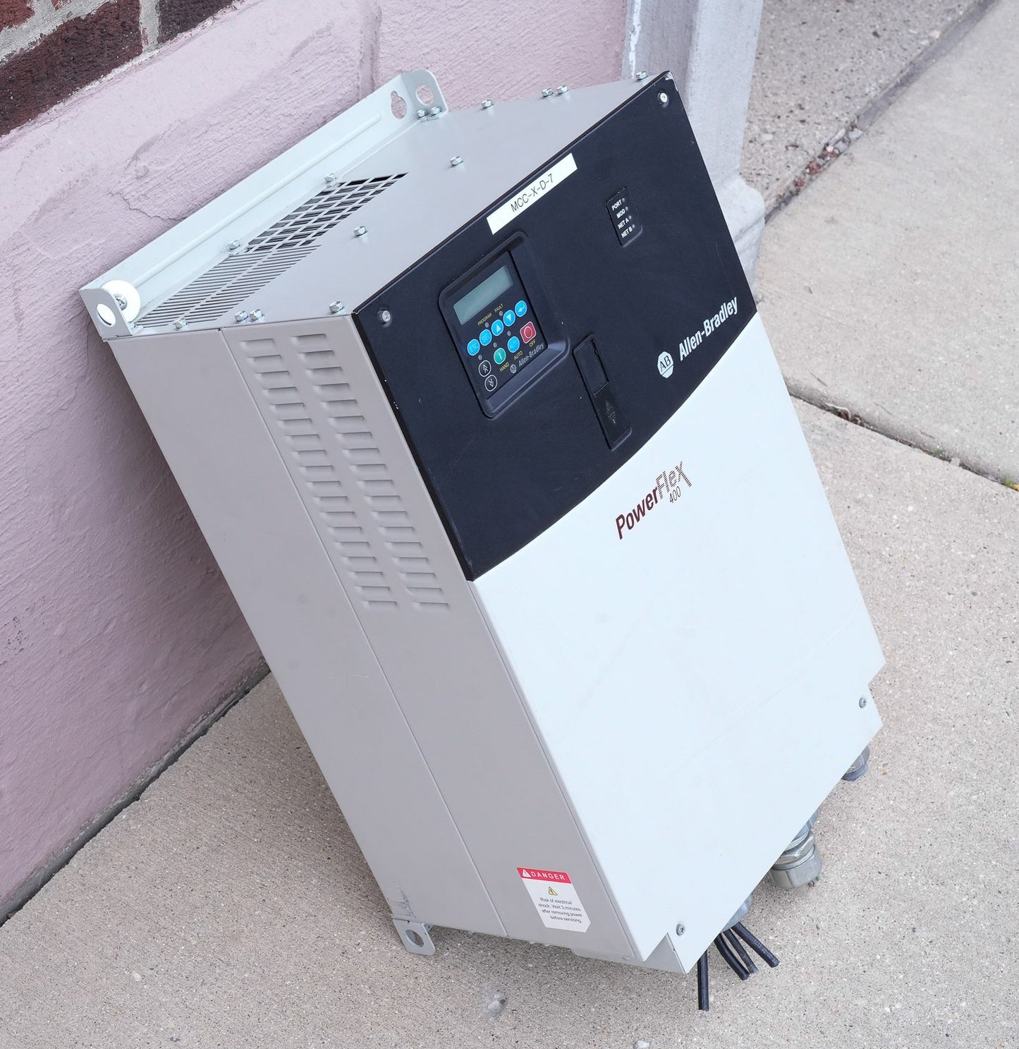 Allen Bradley 22C-D072A103 /A PowerFlex 400 AC Drive 480V 3PH 50HP 37kW