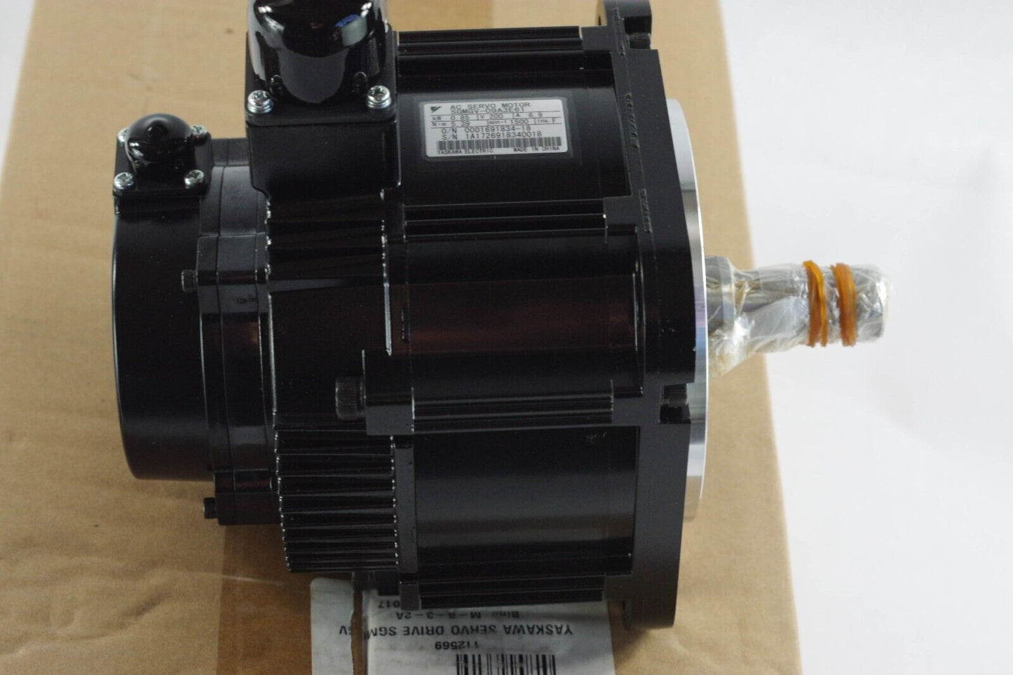 Yaskawa SGMGV-09A3E61 Servo Motor .0001697834 - Open Box