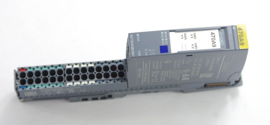 Siemens 6ES7 135-6HD00-0BA1 / 6ES71356HD000BA1 Simatic S7 Analog Output Module