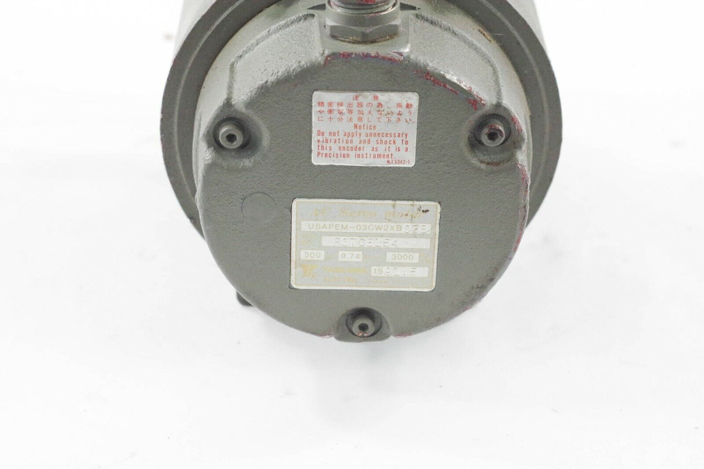 Yaskawa AC Servo Motor USAPEM-03CW2XB 300W 2.7A USAPEM-03CW2XB038 038