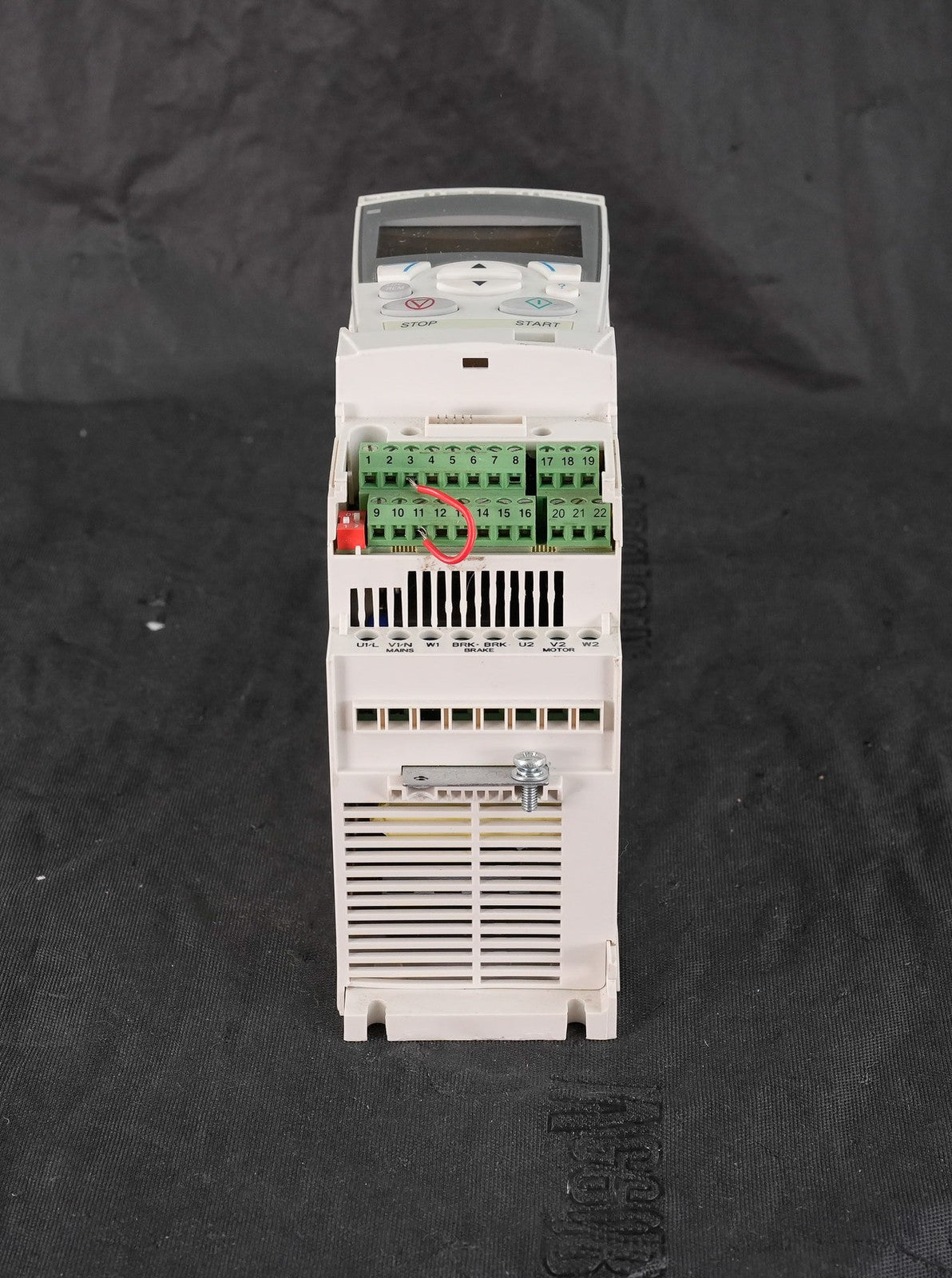 ABB ACS355-01U-04A7-2 AC Drive 200-240V 1HP 4.7A ACS35501U04A72