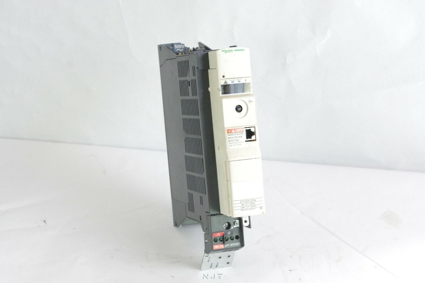 SCHNEIDER ELECTRIC ATV32HU22N4 variable speed drive ATV32 - 2.2 kw - 400 V