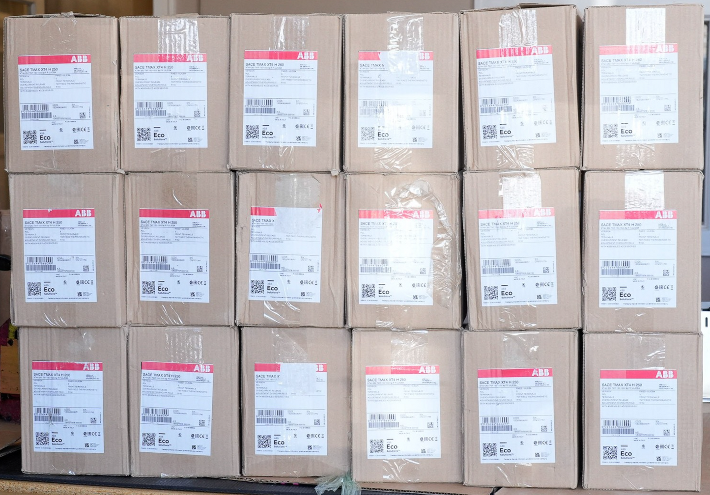 ABB SACE Tmax XT4H 250 Molded Case Circuit Breaker 3P XT4H250TMF15015003pFFULCSA