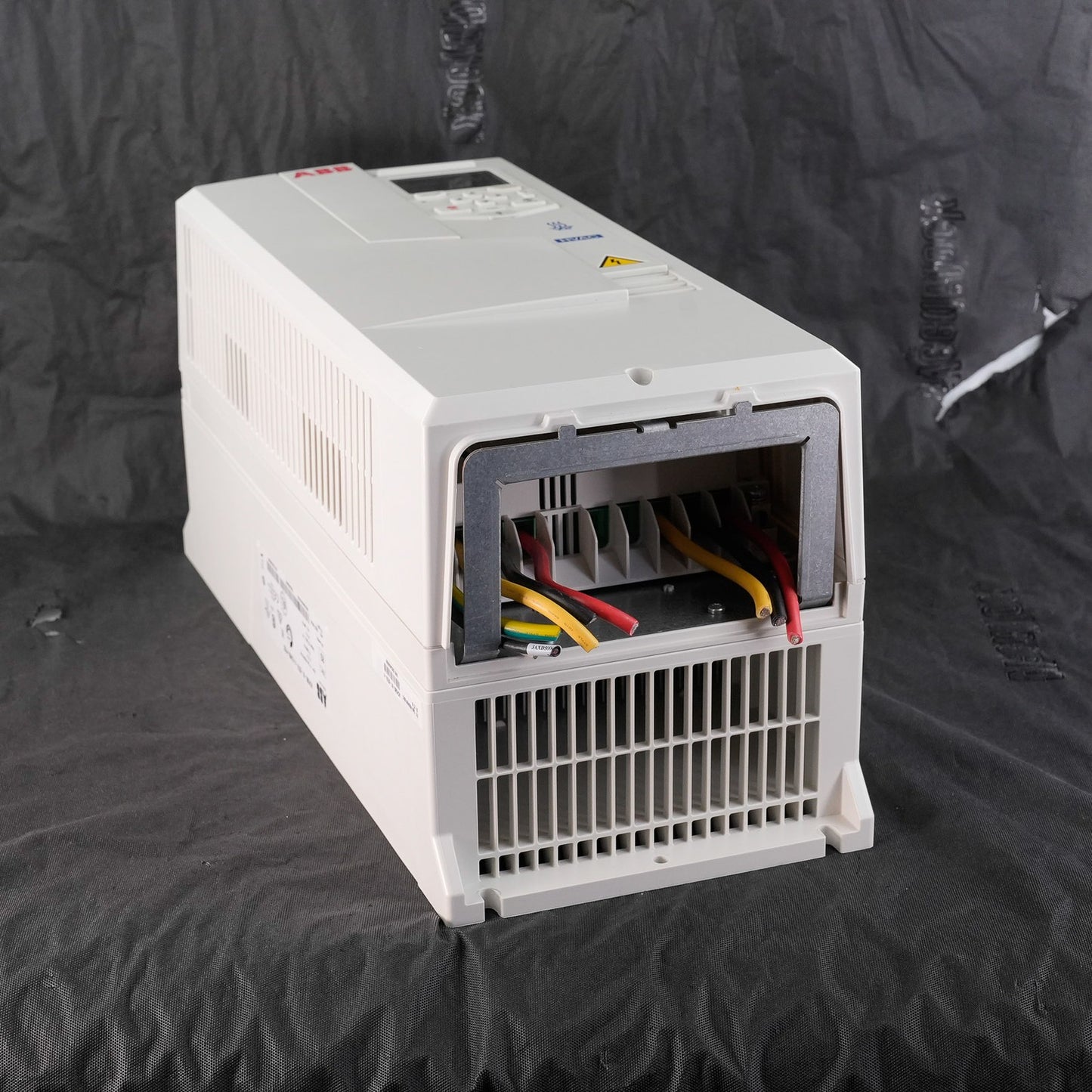 ABB ACH580-01-027A-4 AC Drive 480V 27A 3-Phase 50/60Hz ACH58001027A4