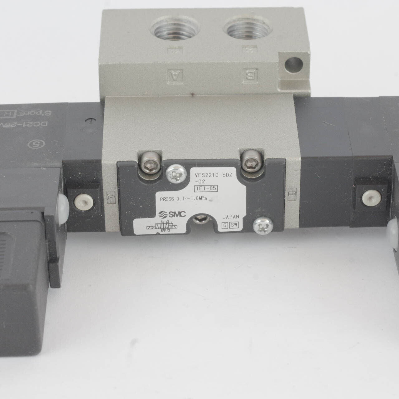 New SMC Solenoid-Operated Air Control Valve VFS2210-5DZ-02