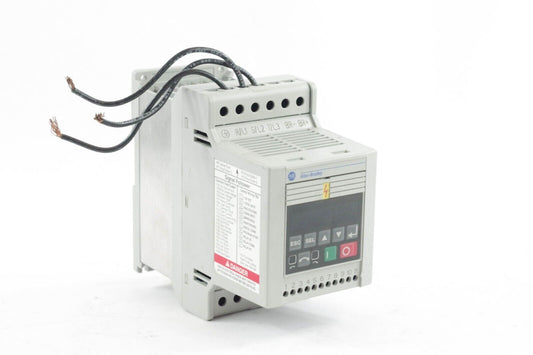 ALLEN BRADLEY 160-BA01NSF1P1 SERIES C FRN 7.06 .5hp AC DRIVE